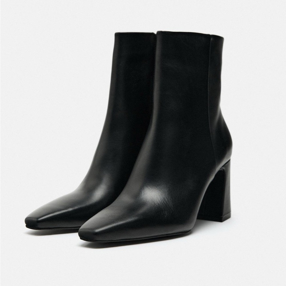 Zara New ZIPPERED LEATHER HEELED ANKLE BOOTS US 7.5 REF. 2123/210